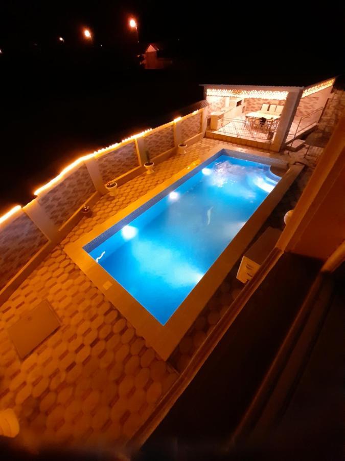 Raffles Villa With Pool Габала Экстерьер фото